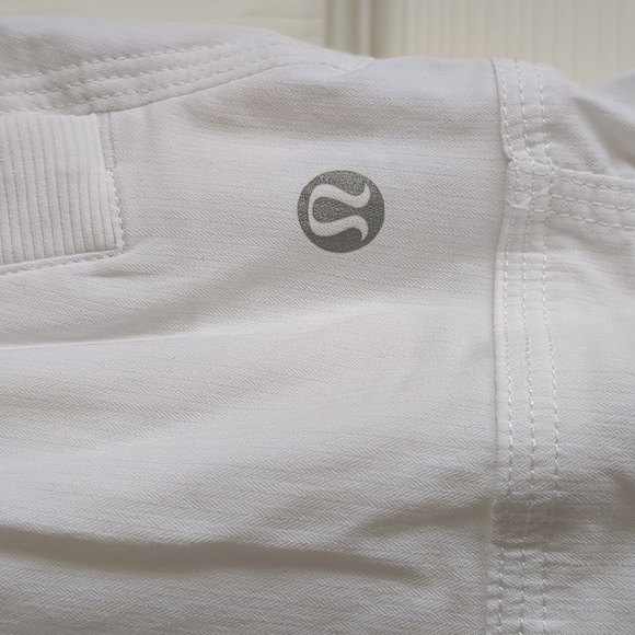 Lululemon Dance Studio 17" - Picture 3 of 4